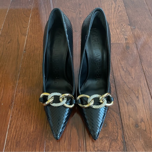Karl Lagerfeld Black Heels with Gold Chain Accent - Picture 4 of 5